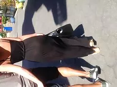 Een ervaren pornozot lesbie brunette