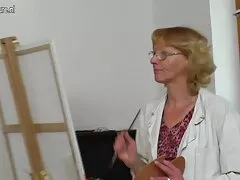 Ze duwde haar broek naar haar gratissexsfilm vriend en scheurde zijn anus.
