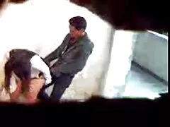 Jonge Russische slet in volwaardig handyman pornofilms lid