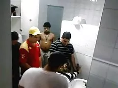 Verborgen camera geschoren naakte gratis lesbisch filmpjes kut gefilmd onder de tafel